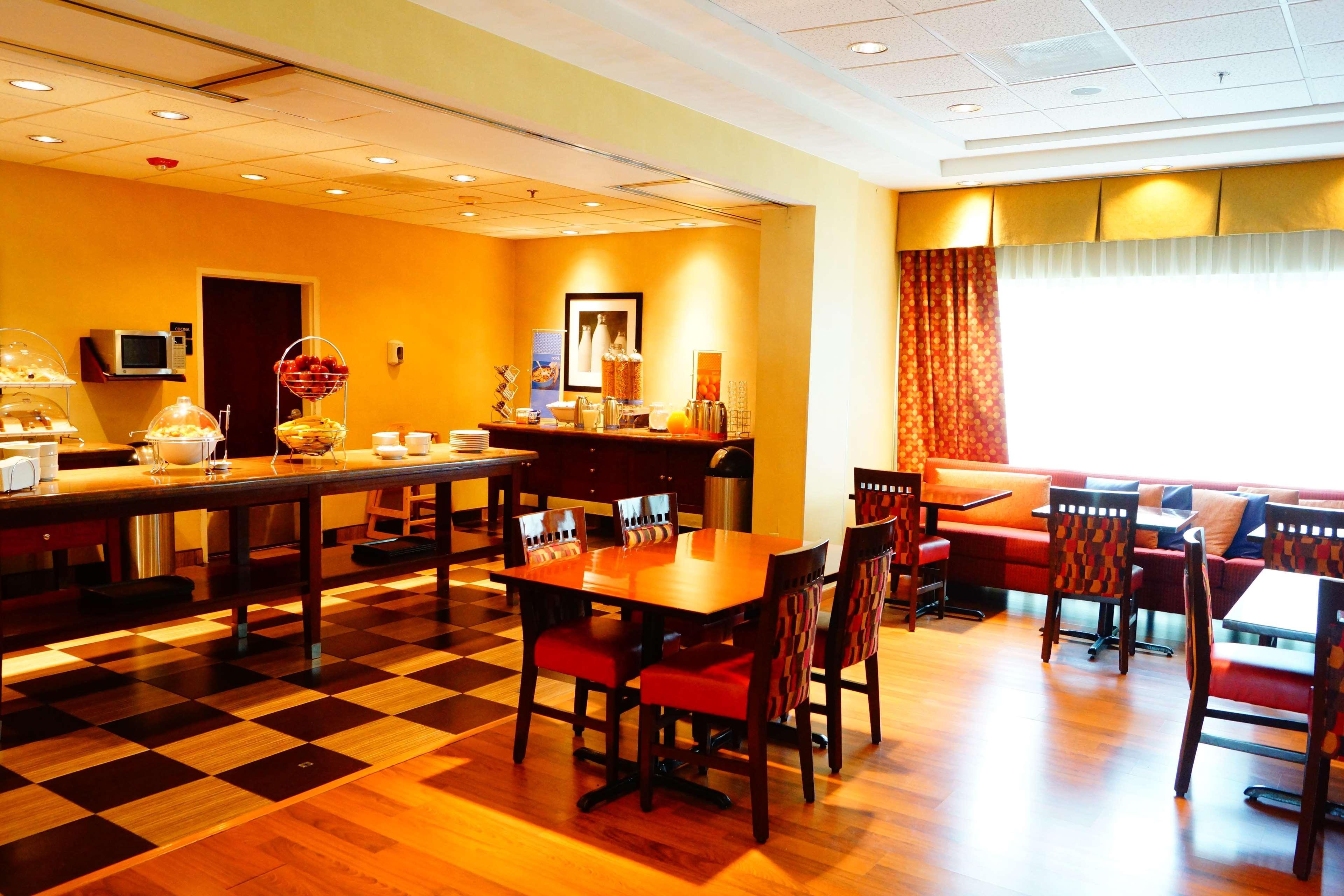 Hampton Inn By Hilton Guadalajara-Aeropuerto Las Pintas Exteriér fotografie