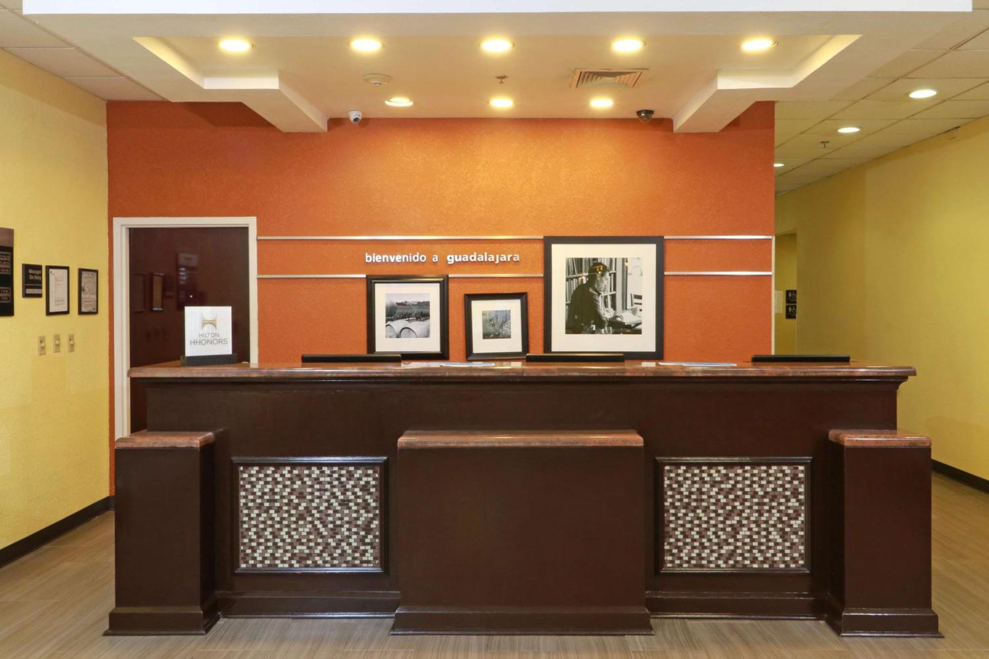 Hampton Inn By Hilton Guadalajara-Aeropuerto Las Pintas Exteriér fotografie